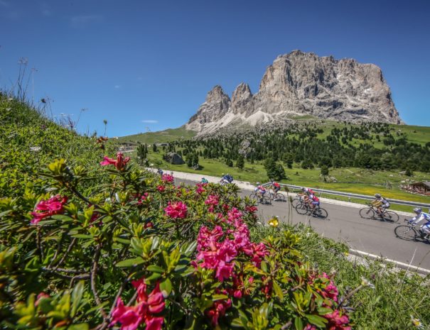 Cycling-in-the-dolomites-Italy