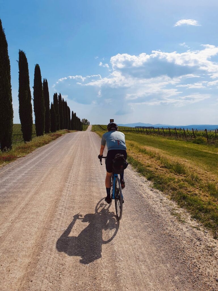 Cycling-along-Tuscany-gravel-roads